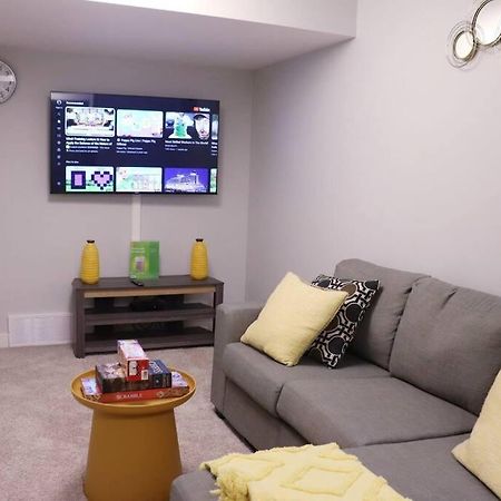 Deluxe 2 Bedroom Suite With*Netflix/Cable/Prime Edmonton Exterior foto