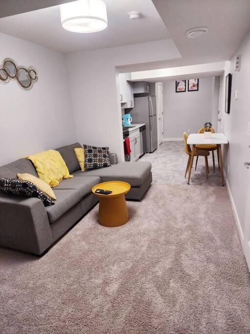 Deluxe 2 Bedroom Suite With*Netflix/Cable/Prime Edmonton Exterior foto